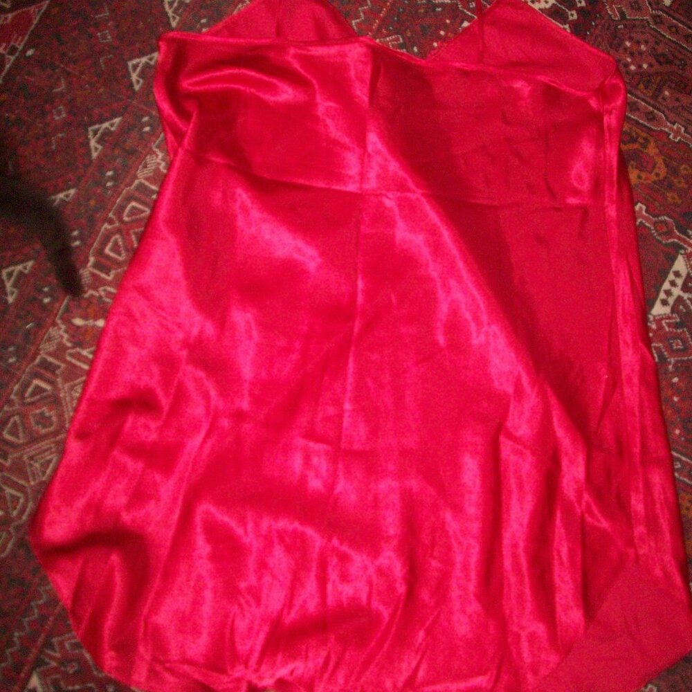 Secret Treasures Red Shiny Satin Polyester Lace Trim Nightie Womens XL Vintage